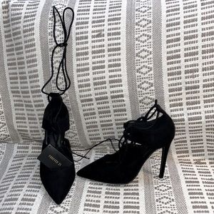 Close toe laced up heels